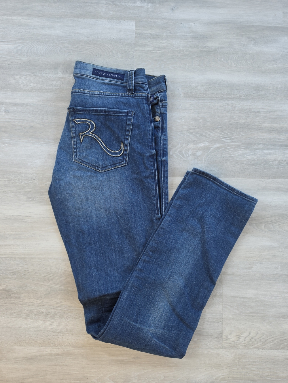 Rock & Republic Medium Blue Jeans Size 8